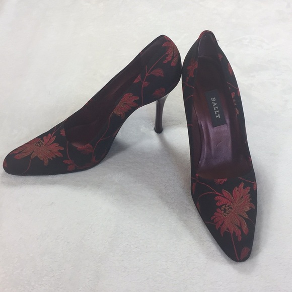 VINTAGE BALLY RED AND BLACK FLORAL PRINT STILETTO HEELS - Picture 2 of 6